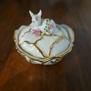 RARE ROYAL ALBERT OLD COUNTRY ROSES BUNNY RABBIT Trinkett Jewelry Box Figurine